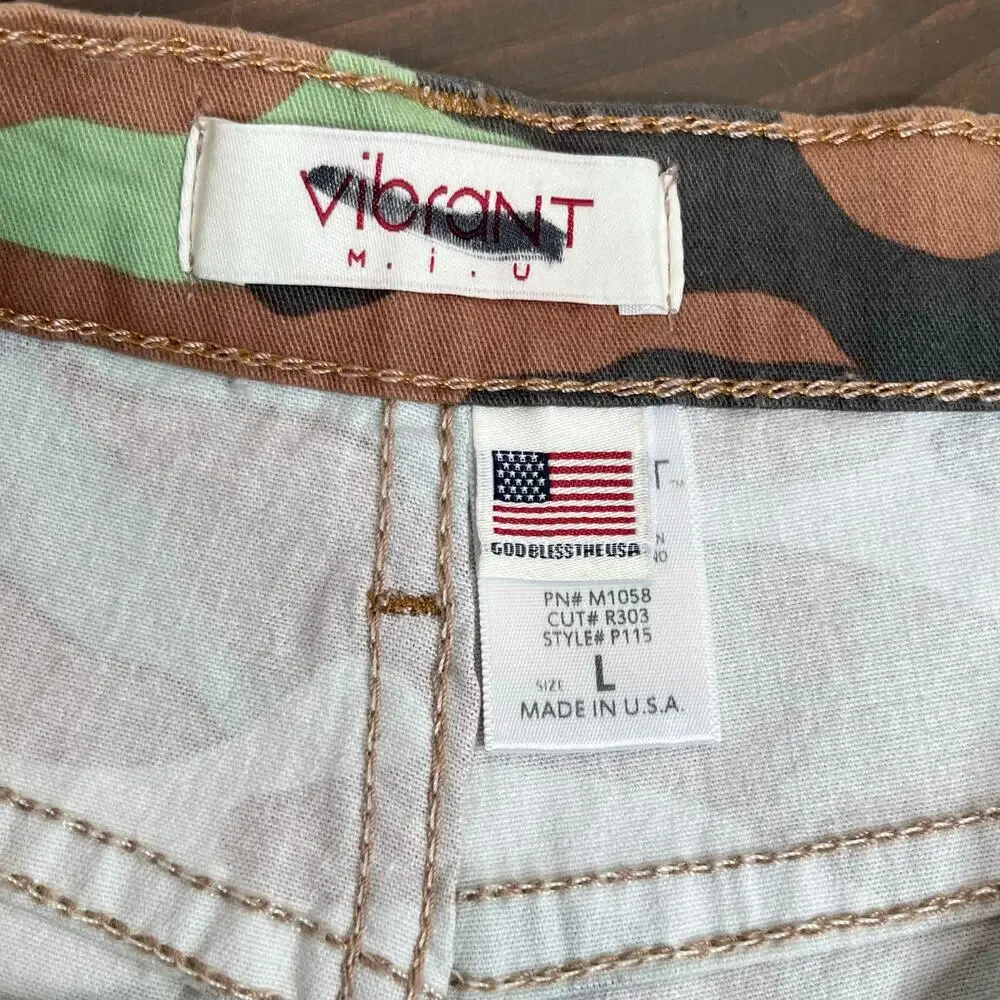 Vibrant M.I.U. Micro Shorts High Rise Green Black Camo NWT Juniors Large